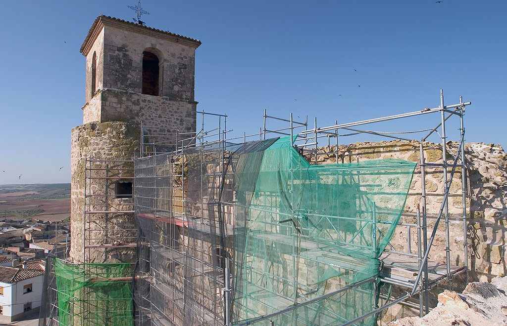 Imágen del Castillo de Garcimuñoz. Restauración de la muralla y dinteles de las ventanas por Sustratal